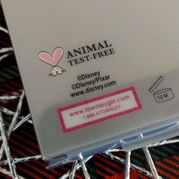 Disney 100 Eye Shadow Palette with Mirror and Brush NWT - Picture 11 of 12